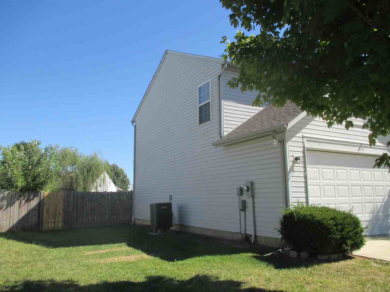 2247 Peter Dr - Photo 2 of 16