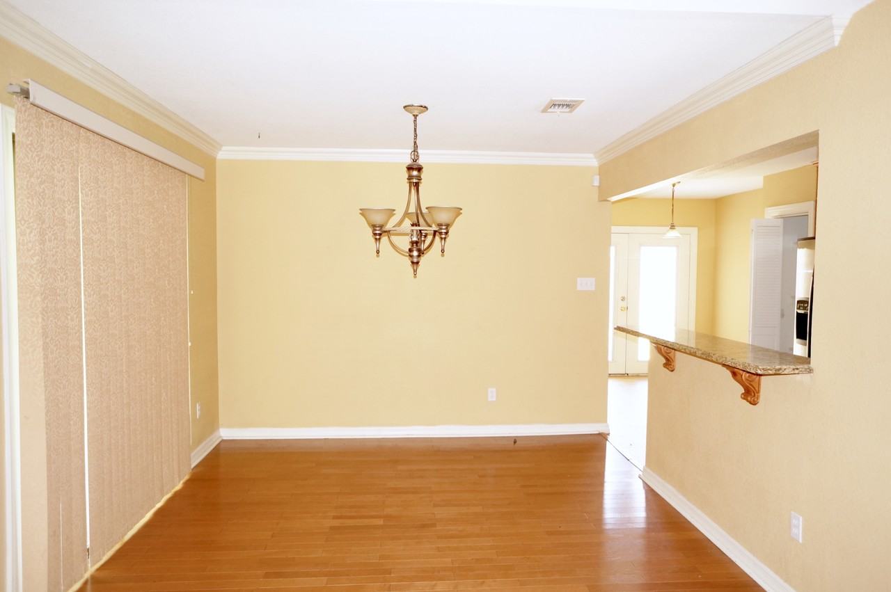 2909 Santa Anna Ave - Photo 3 of 14