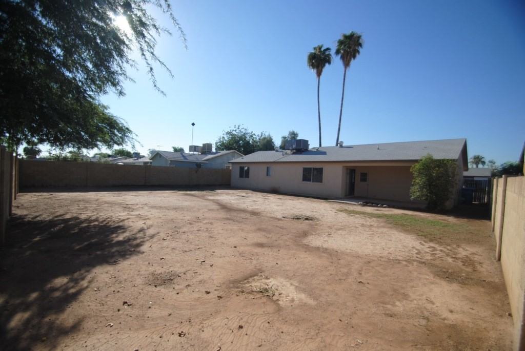 8638 W Piccadilly Rd - Photo 2 of 15