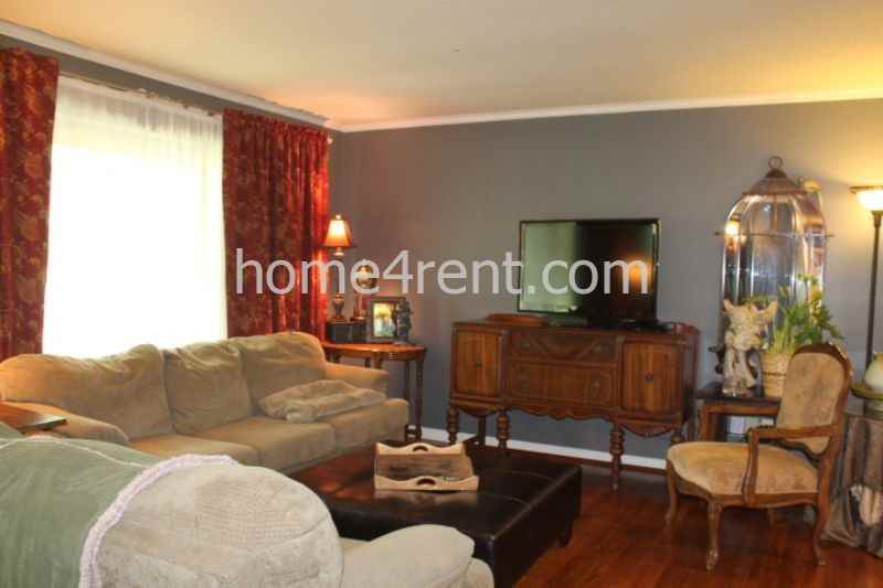 508 E 109th Terrace - Photo 2 of 12