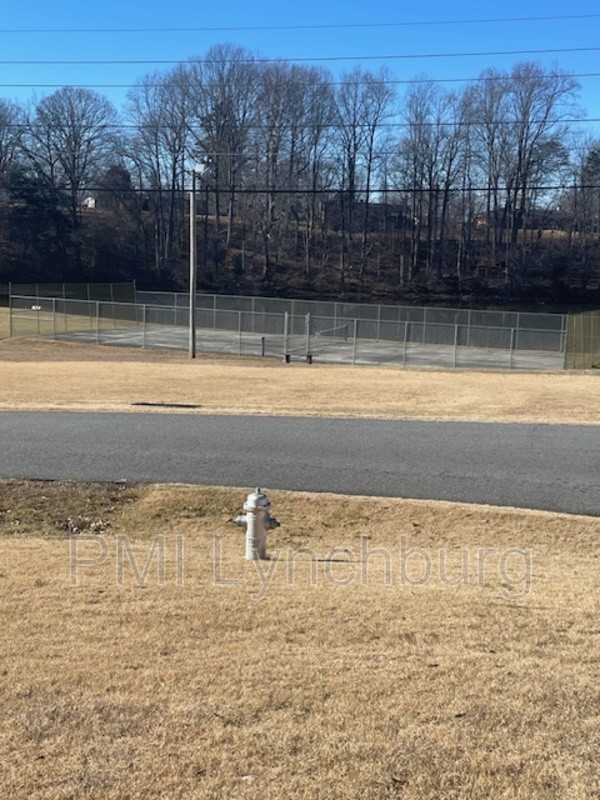 1026 Lakeview Dr #1 - Photo 2 of 18