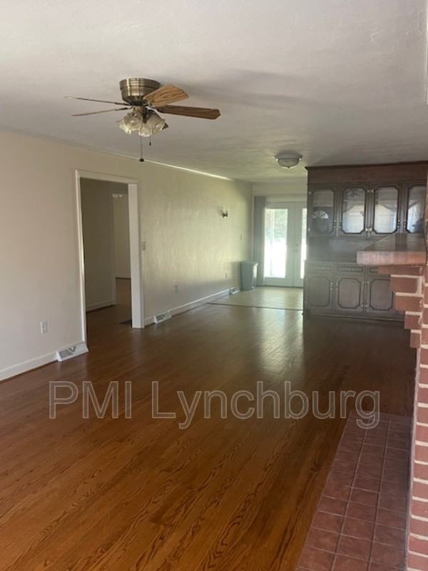 1026 Lakeview Dr #1 - Photo 3 of 18