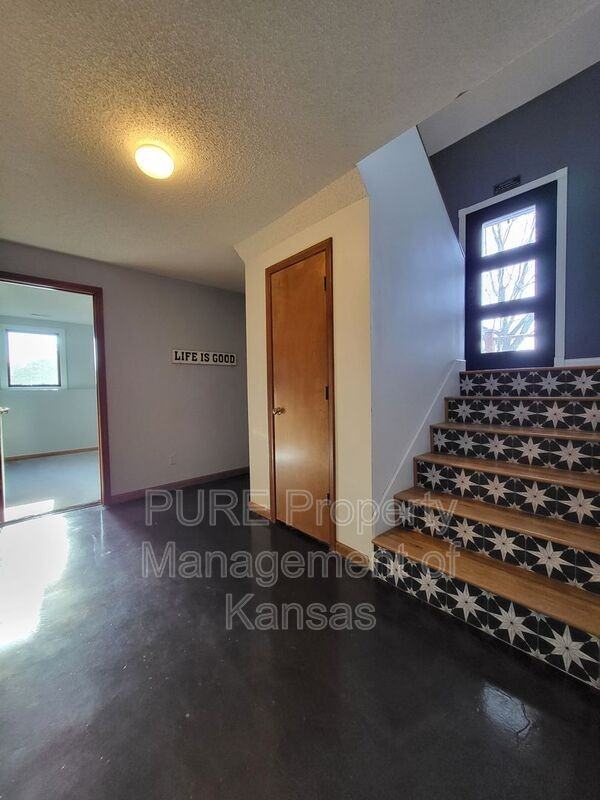 3004 University Dr - Photo 3 of 18
