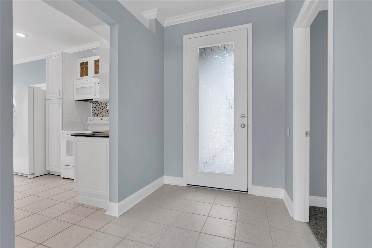 18104 Hamden Park Way #NA - Photo 2 of 32