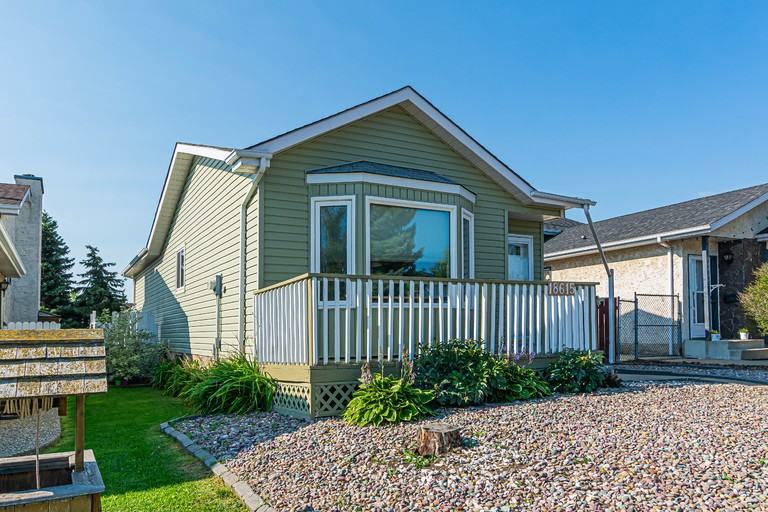 18615 75 Ave Nw - Photo 2 of 30