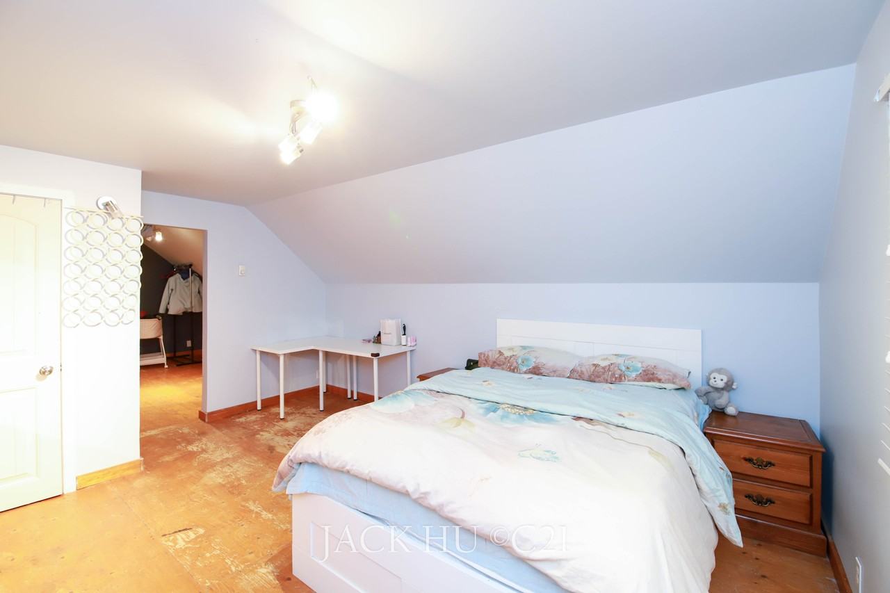 10937 69 Avenue Northwest - Photo 2 of 21