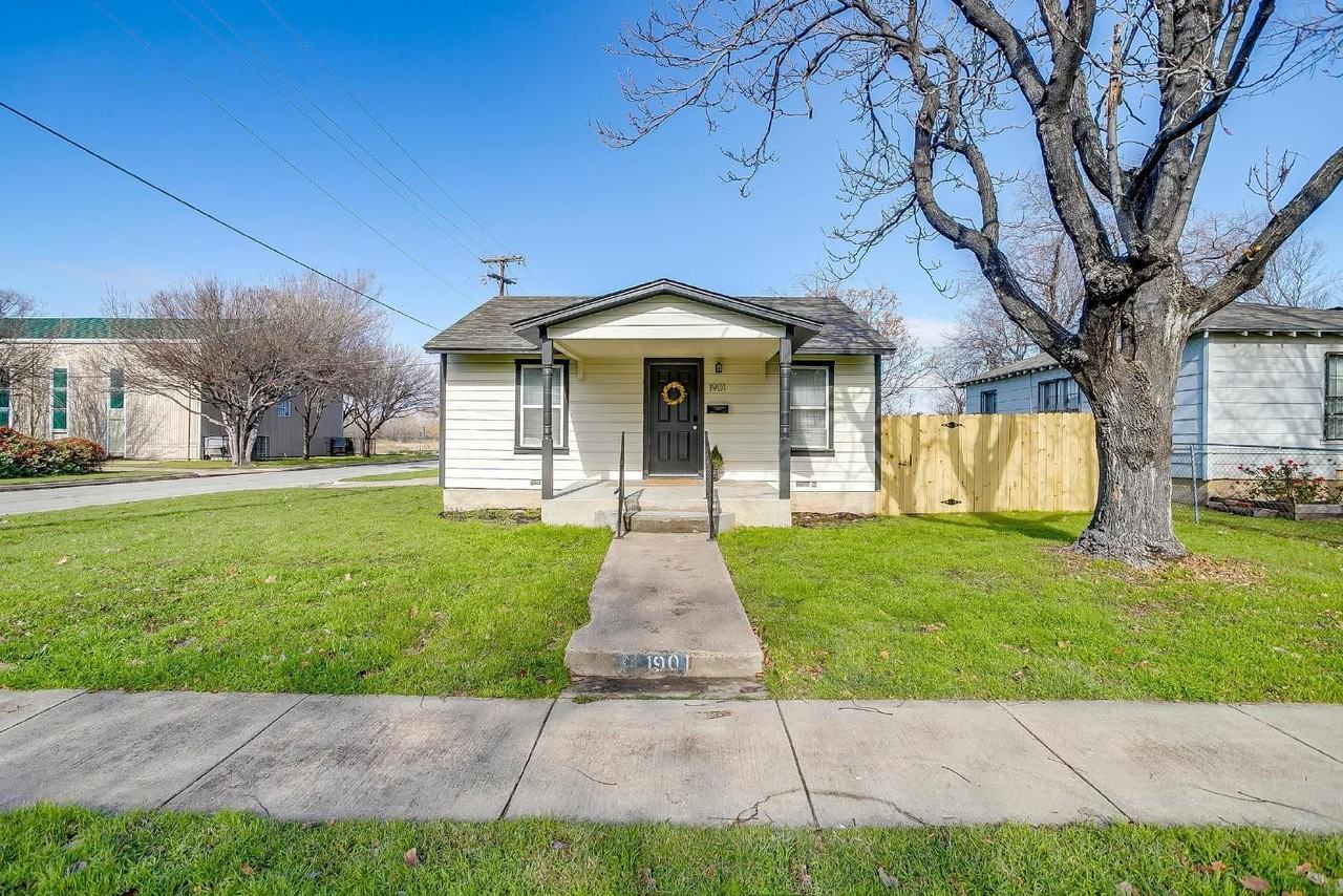 1901 Portland Ave - Photo 2 of 40