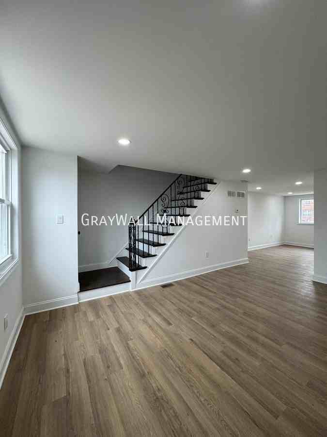 1137 Kenwood Rd - Photo 2 of 12