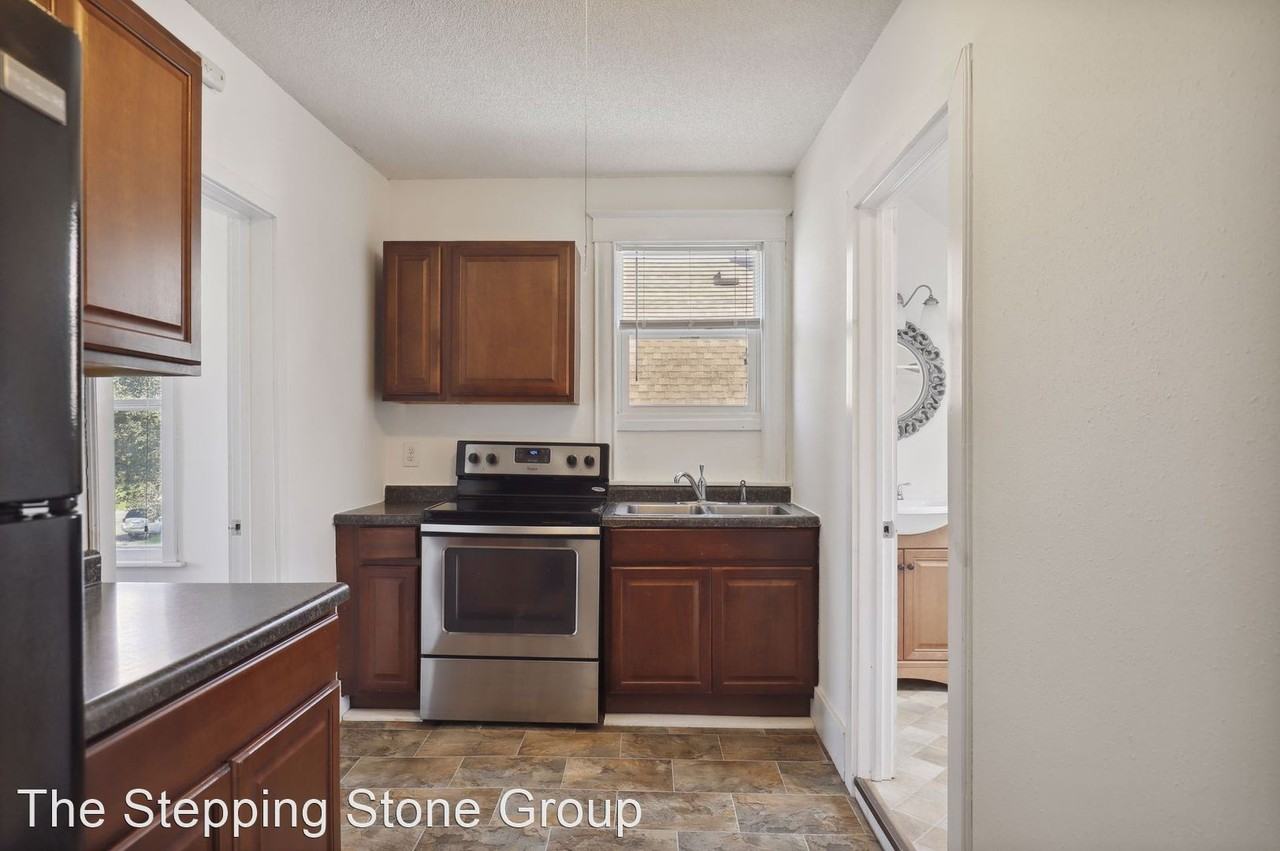 214 Morgan Ave North - Photo 3 of 10