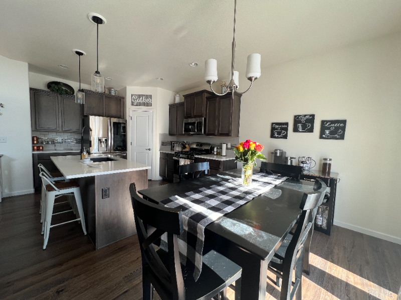 2004 Saddleback Dr - Photo 3 of 11