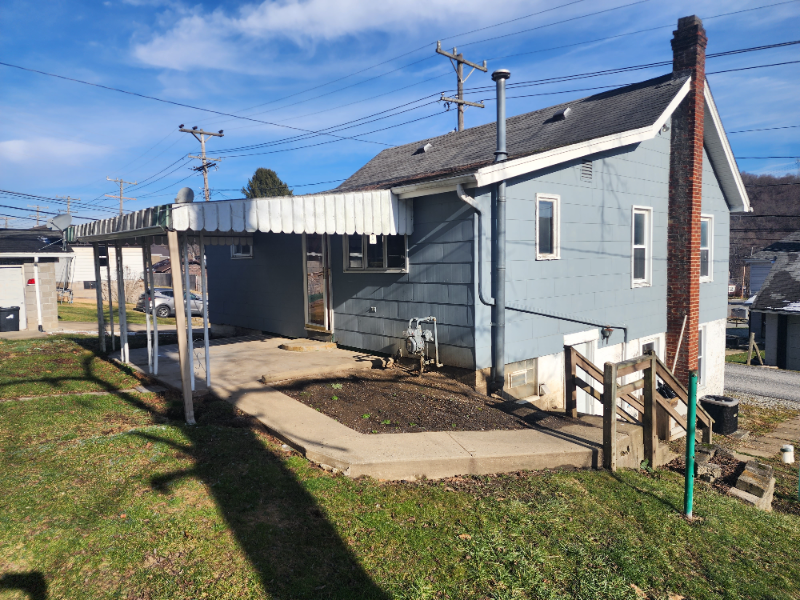 146 Highland Ave - Photo 2 of 14