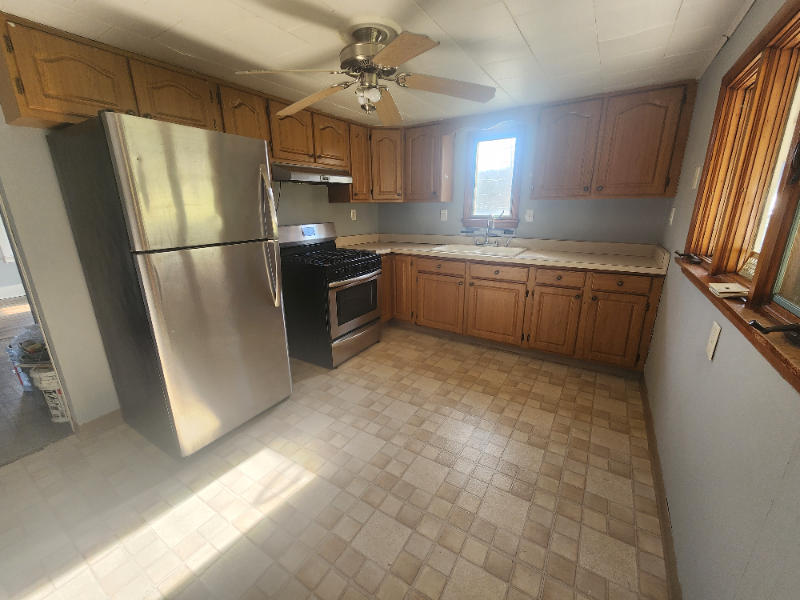 146 Highland Ave - Photo 3 of 14