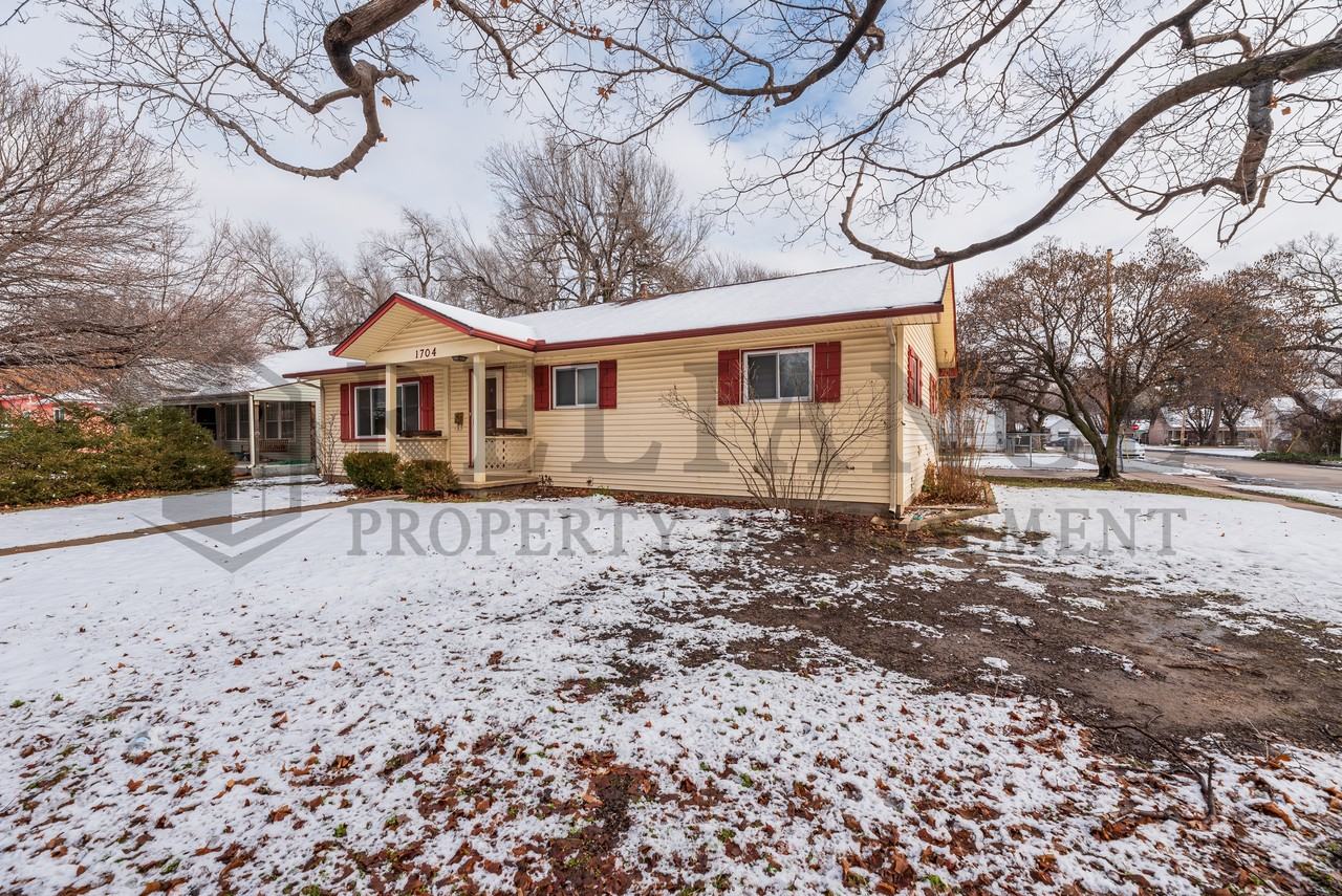 1704 N Burns St #1 - Photo 2 of 27