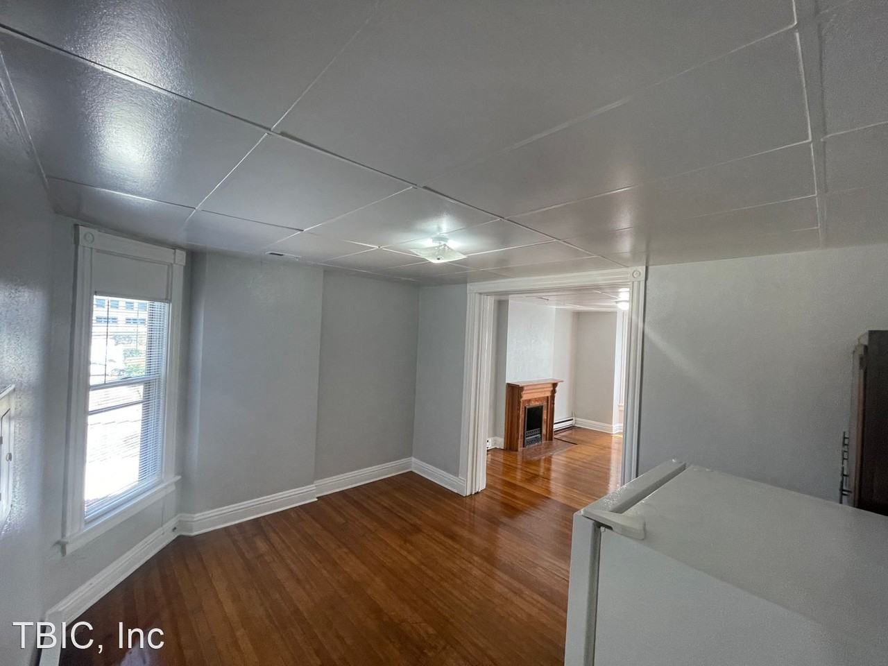 Downtown Davenport Apartment with commercial on the first floor - Photo 3 of 24