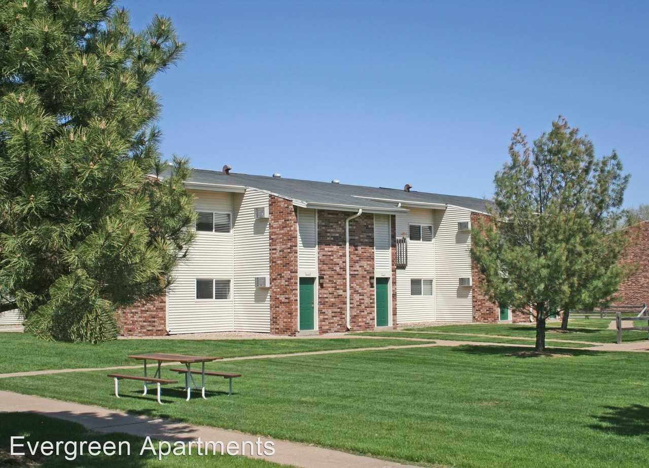 1266 Northpoint Dr - Photo 3 of 6