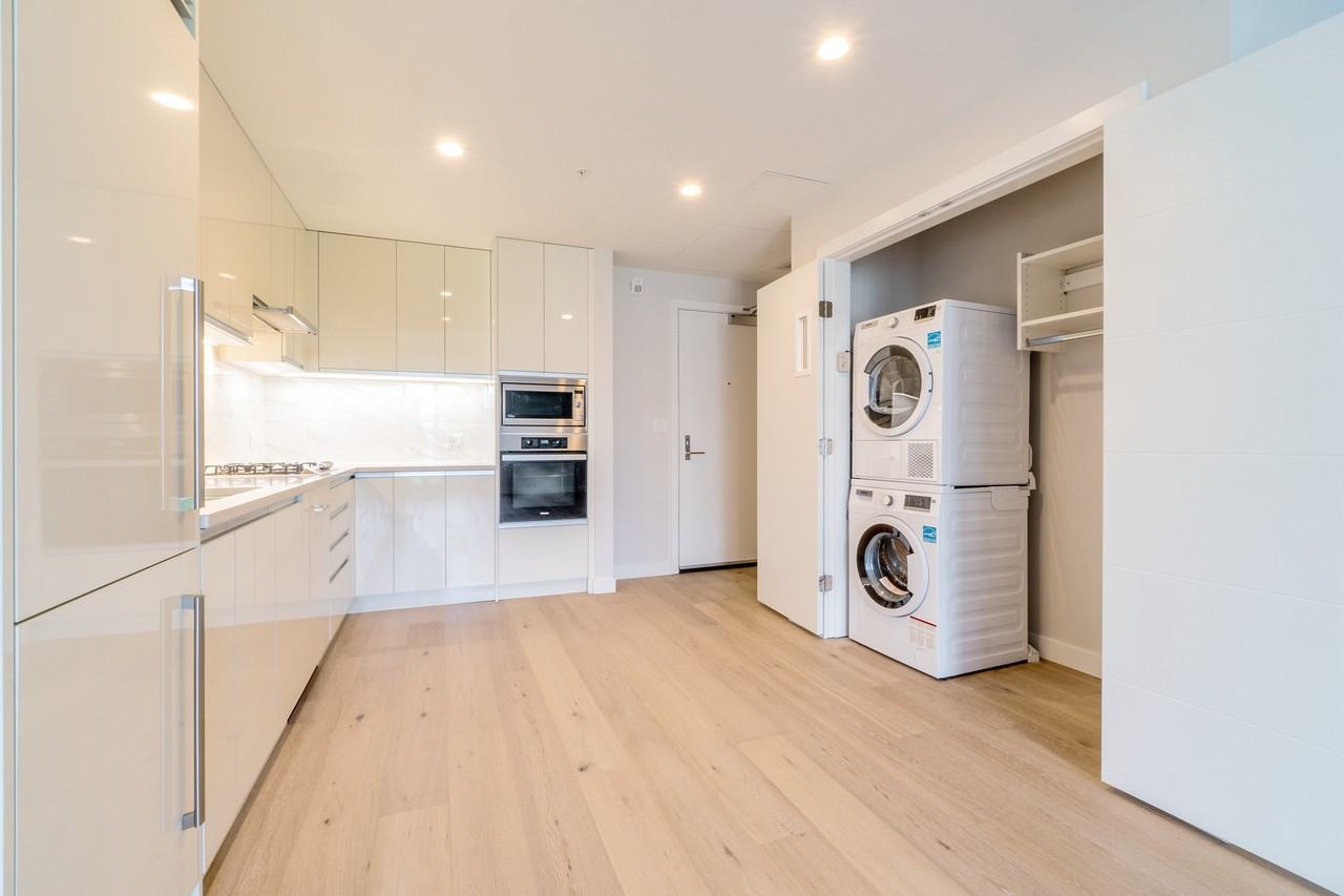 528 West King Edward Avenue ##208 - Photo 5 of 24