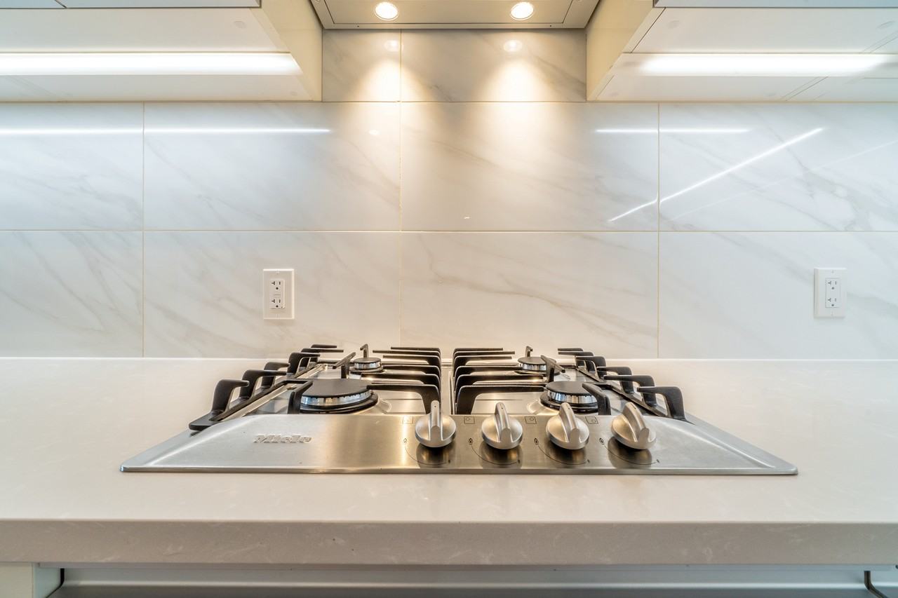 528 West King Edward Avenue ##208 - Photo 4 of 24