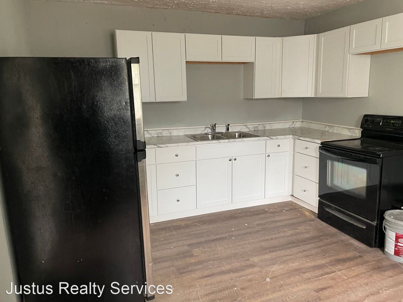 402/404 W 1st - Photo 3 of 7