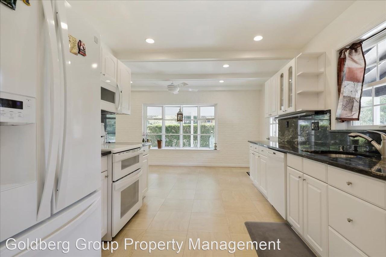 1397 Canterbury Way - Photo 2 of 50