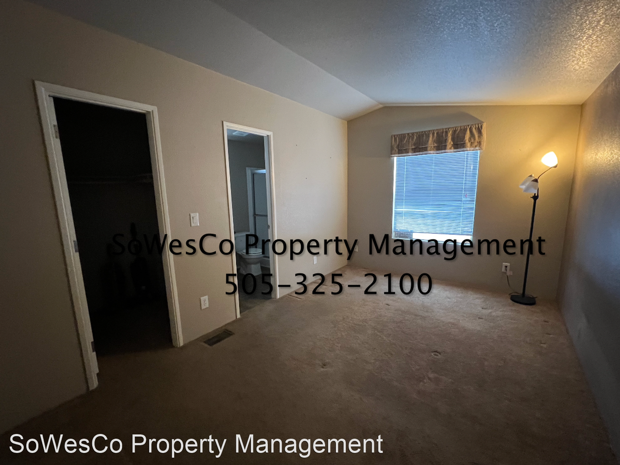 2913 E 18th St - Photo 3 of 8