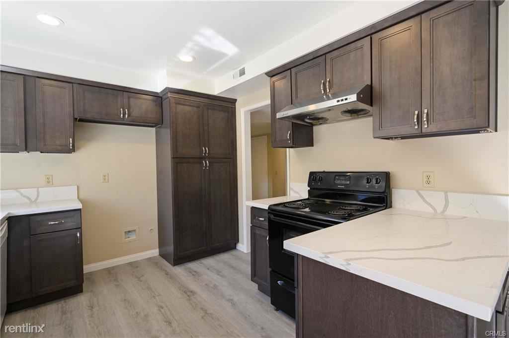 17 Bethany Dr - Photo 2 of 12
