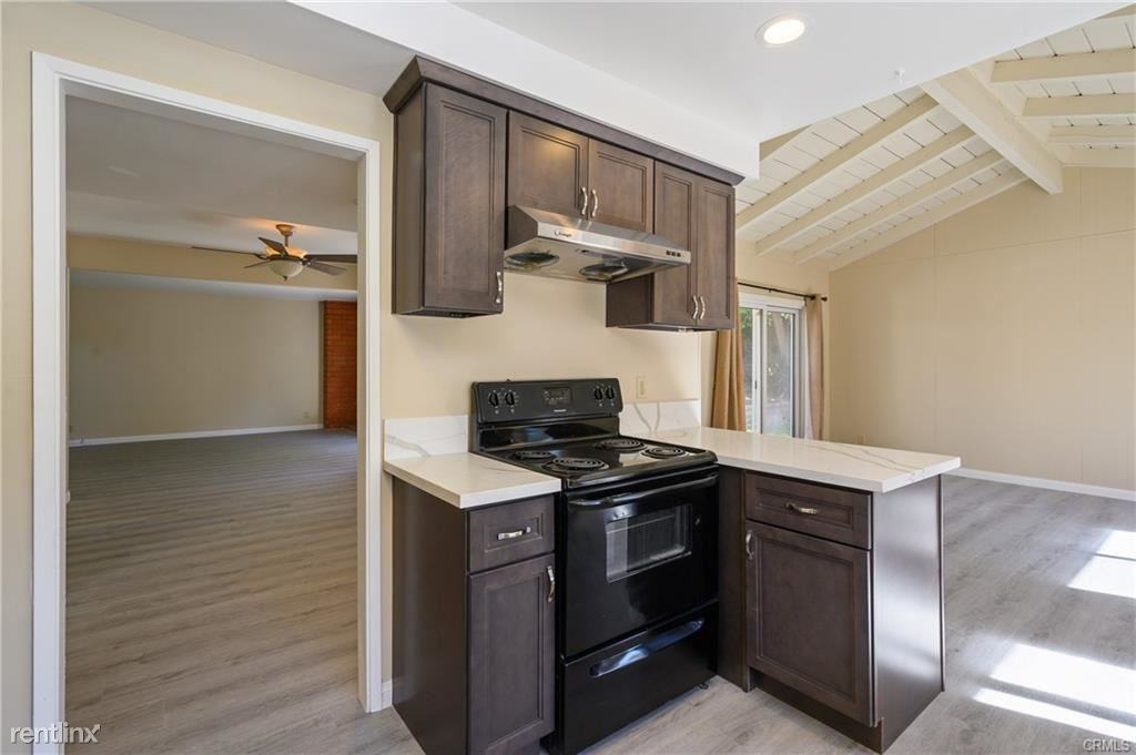 17 Bethany Dr - Photo 3 of 12