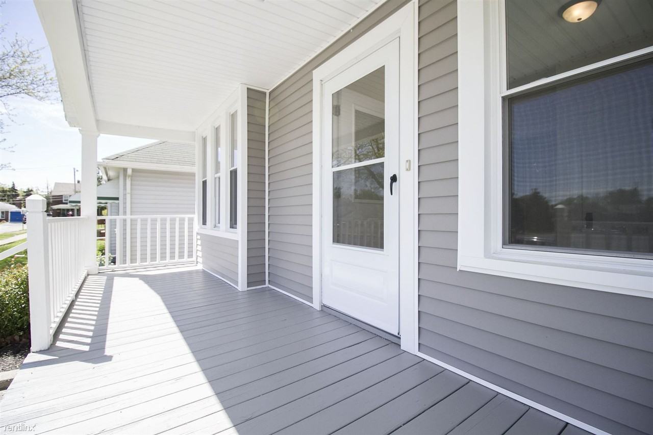 140 Walnut St - Photo 2 of 10