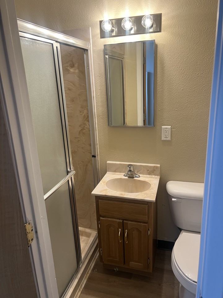 1410 Girard Blvd Ne - Photo 5 of 20