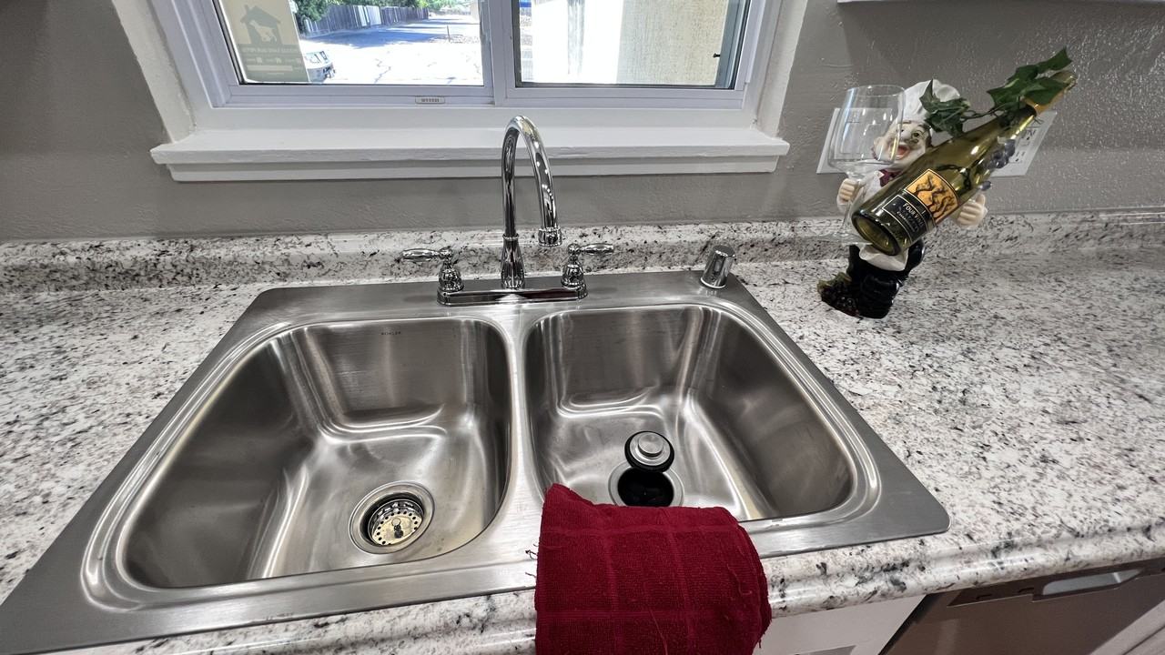 1181 East Ave - Photo 5 of 21