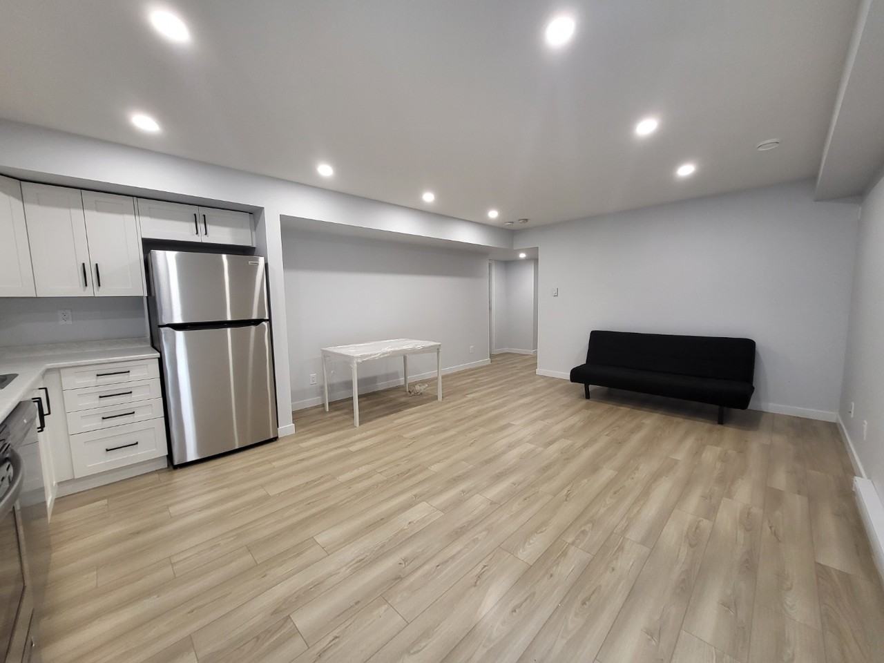 20434 76A Avenue - Photo 2 of 9