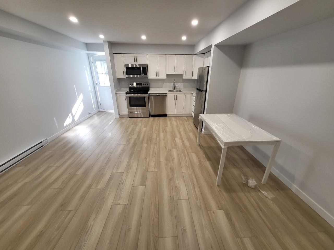 20434 76A Avenue - Photo 3 of 9