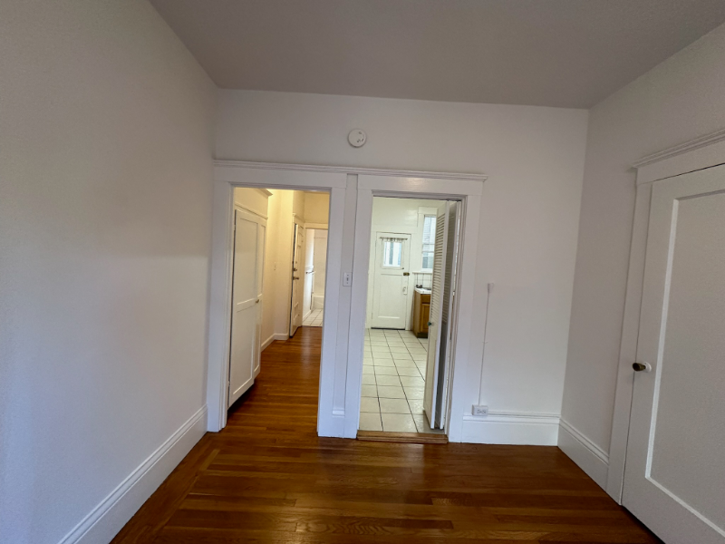 2020 Franklin St #4 - Photo 3 of 12