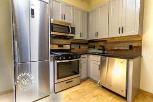 212 Starr St #2R - Photo 1 of 1