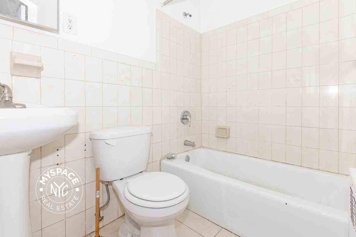 1106 Bushwick Ave #4R - Photo 7 of 7