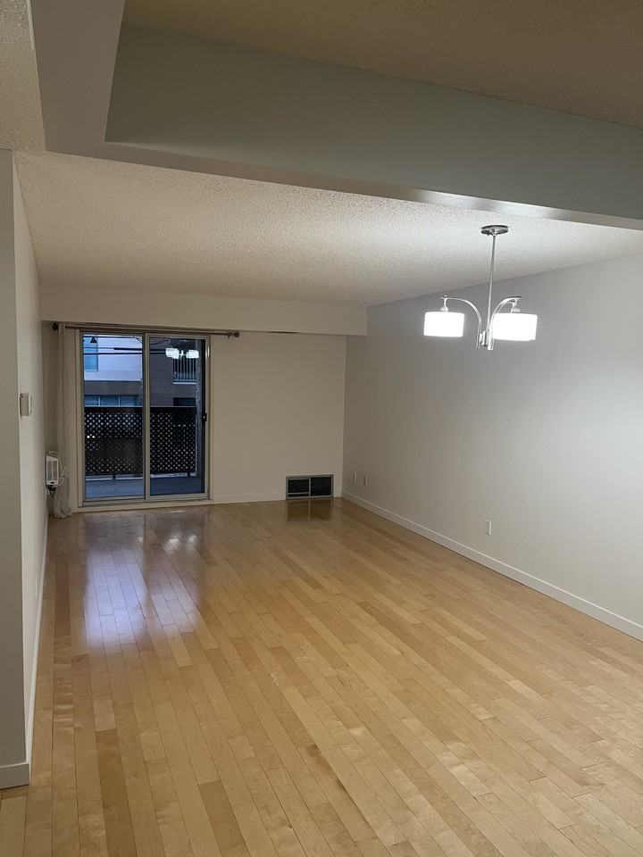 2237 Mcintyre St - Photo 2 of 12