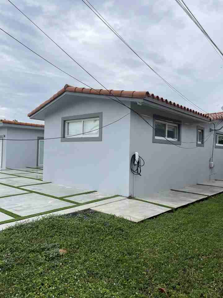 1405 Sw 90th Ave #1405 - Photo 3 of 24