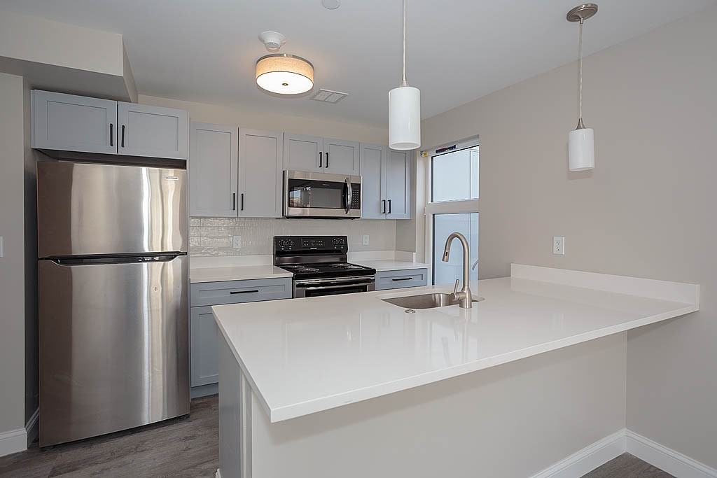 882 Massachusetts Ave - Photo 3 of 10