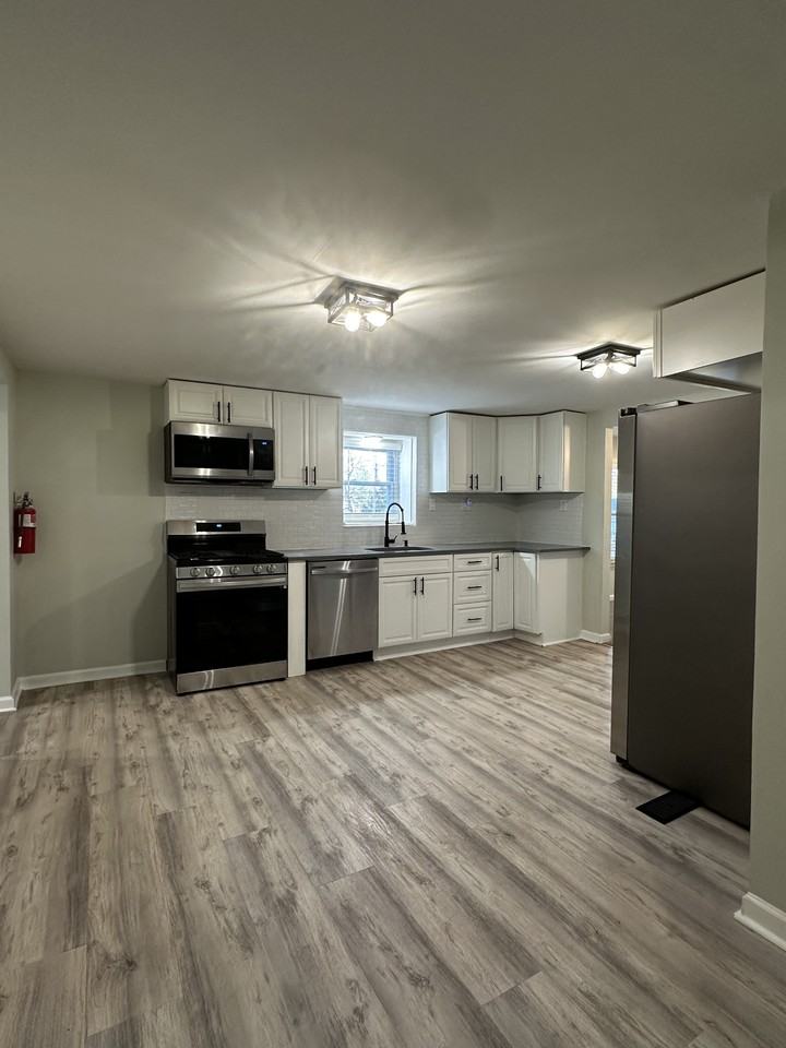 111 Diamond Ave #NA - Photo 2 of 14