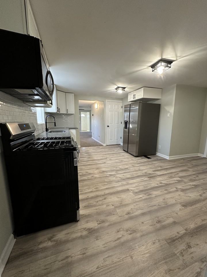 111 Diamond Ave #NA - Photo 3 of 14