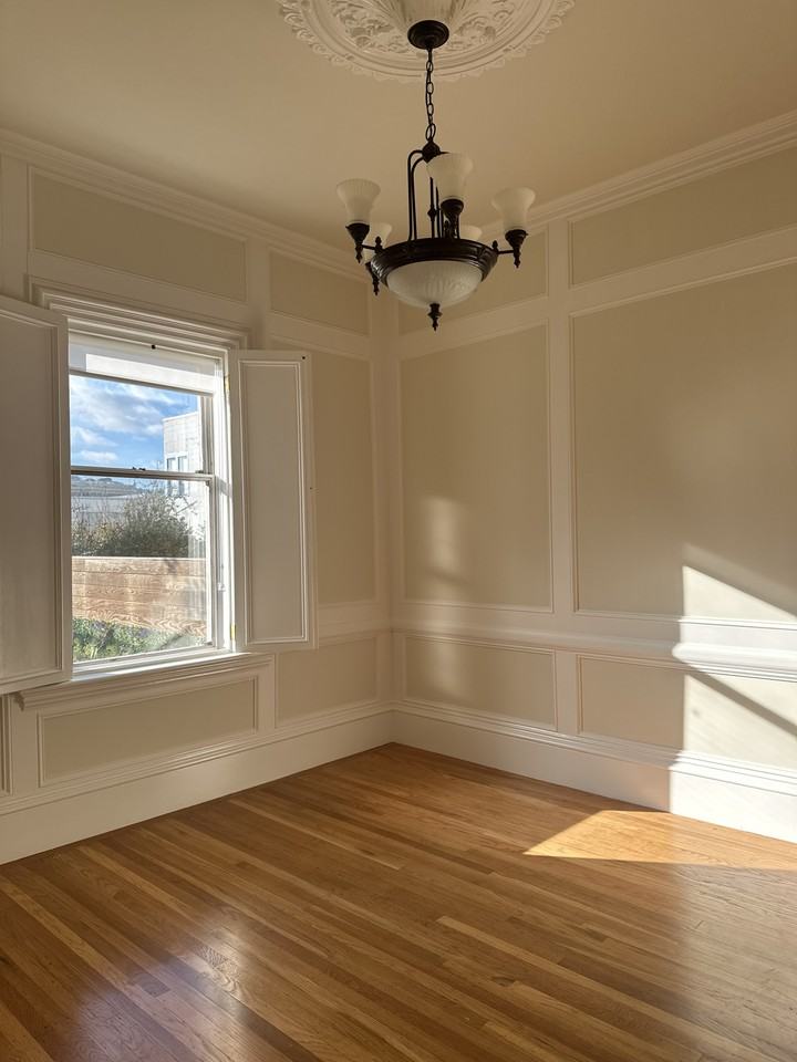 ELEGENTLY REDONE CARRIAGE HOUSE - Photo 5 of 21