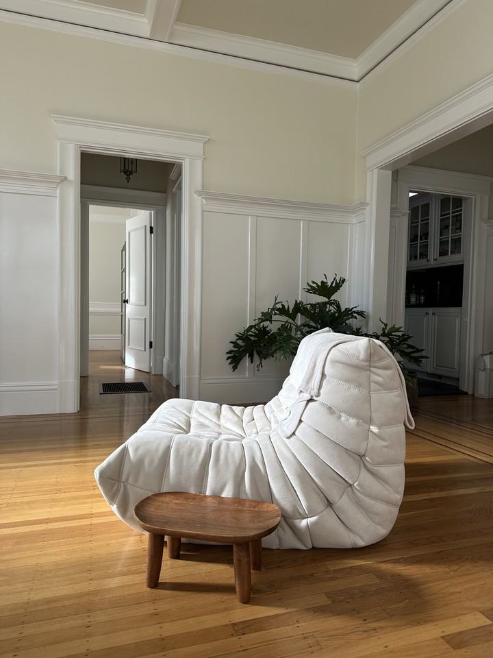 ELEGENTLY REDONE CARRIAGE HOUSE - Photo 4 of 21