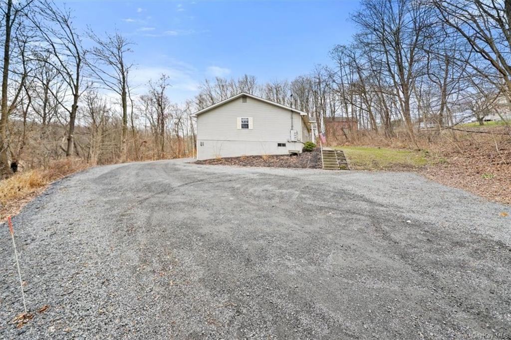 2247 Mt Hope Rd - Photo 3 of 17