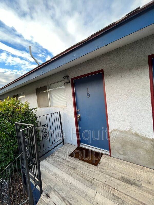 310 N Orange Ave #19 - Photo 2 of 8