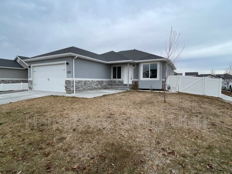 1375 E Rachel Way - Photo 2 of 28