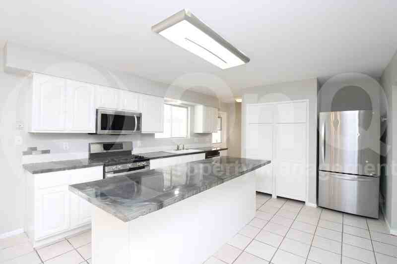 1618 N Sunset Dr - Photo 2 of 19