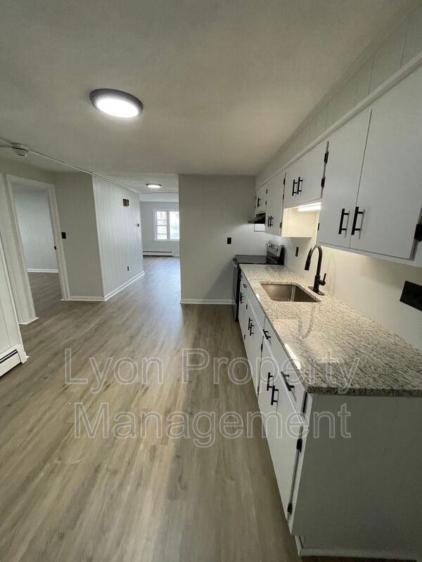 302 Pond St #1A - Photo 3 of 11