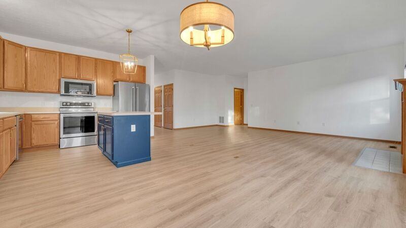 7275 Winterbek Ave - Photo 6 of 33