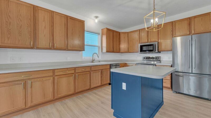 7275 Winterbek Ave - Photo 7 of 33