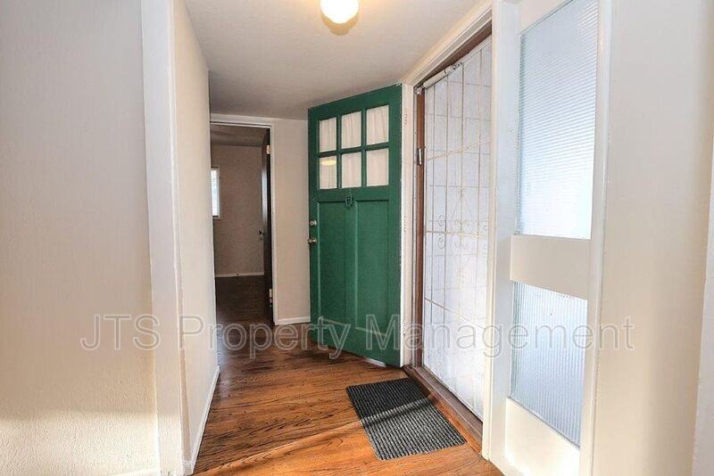 1817 Vesta Way - Photo 6 of 46