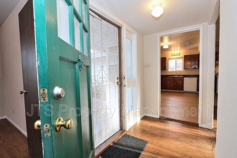 1817 Vesta Way - Photo 7 of 46